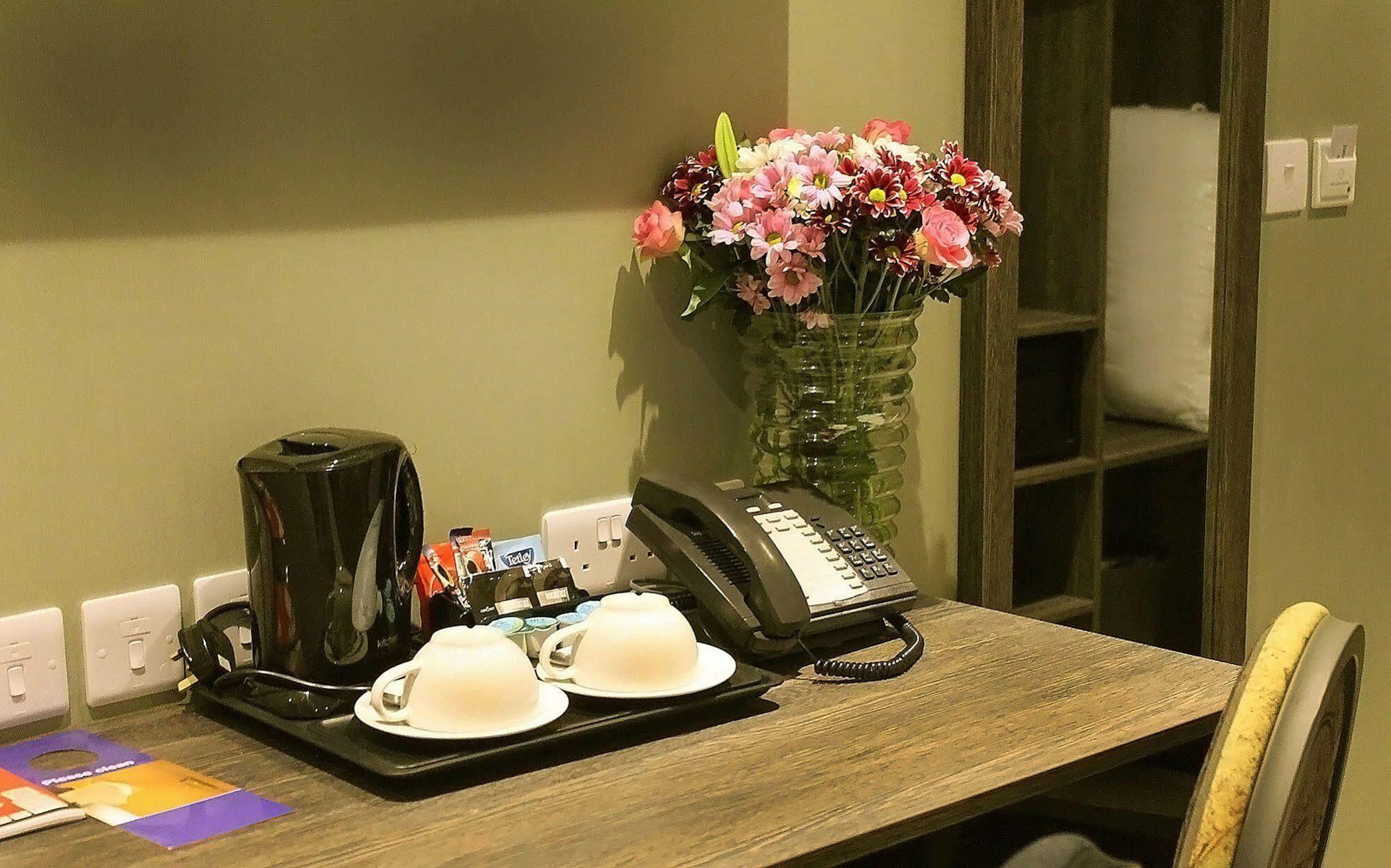 Best Western Plus London Croydon Aparthotel Extérieur photo